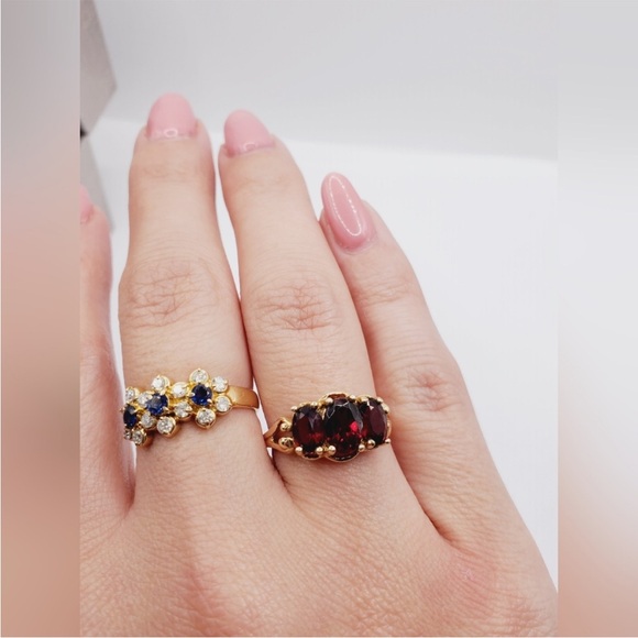 10k Solid Yellow Gold Oval Genuine Garnet Three Stone Ring - Picture 4 of 6